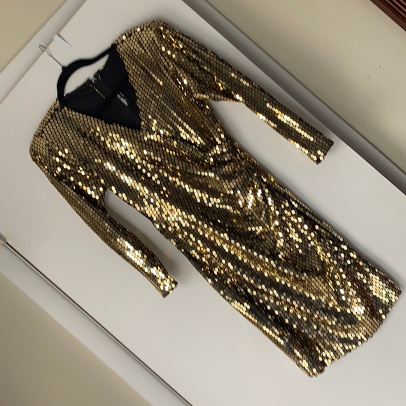 Night Way Collections Dresses & Skirts - Night way sequin shoulder pad wrap sequin dress new New Year’s Eve glitter bling